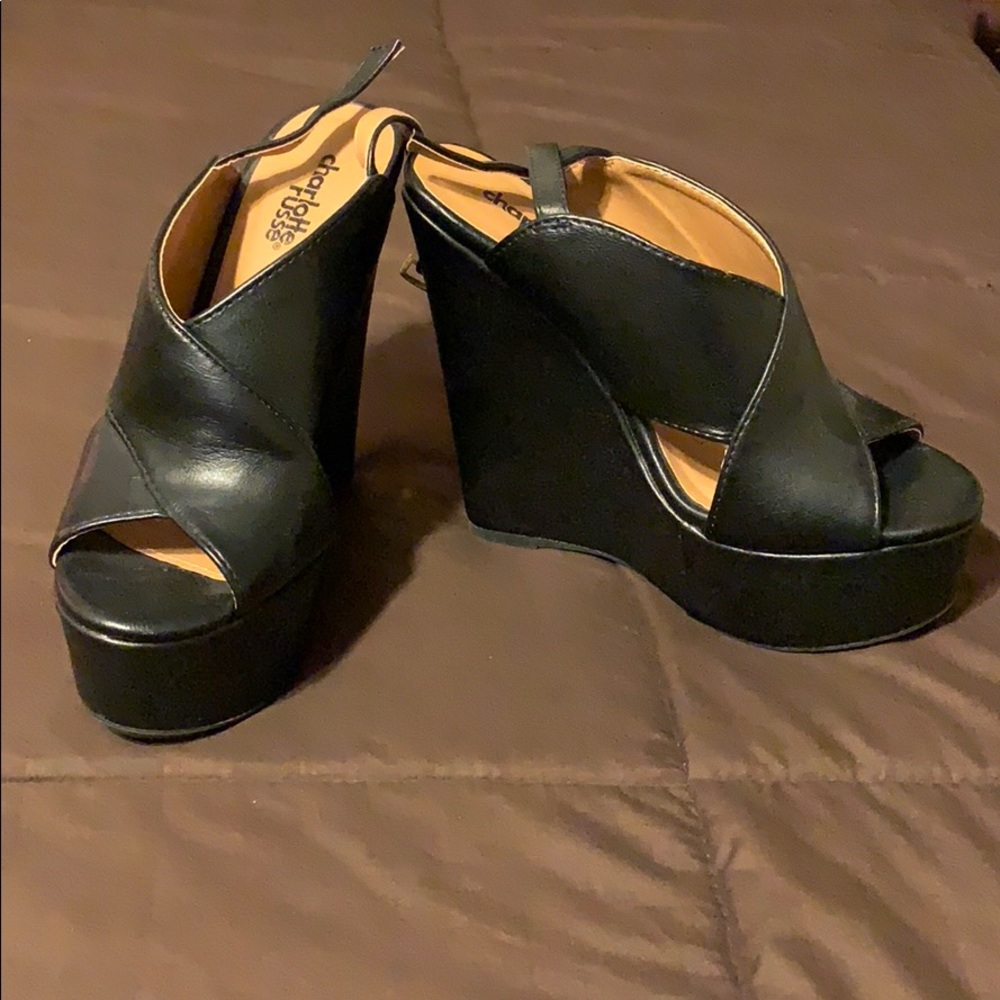 Black wedge heels